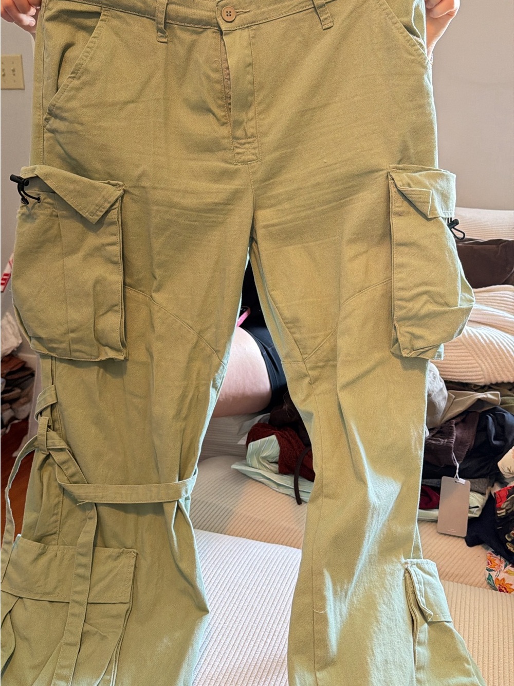 Fashion Nova Men's Cargo Pants in Olive